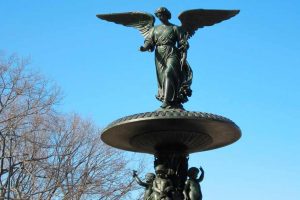 escultura del Ángel de las Aguas