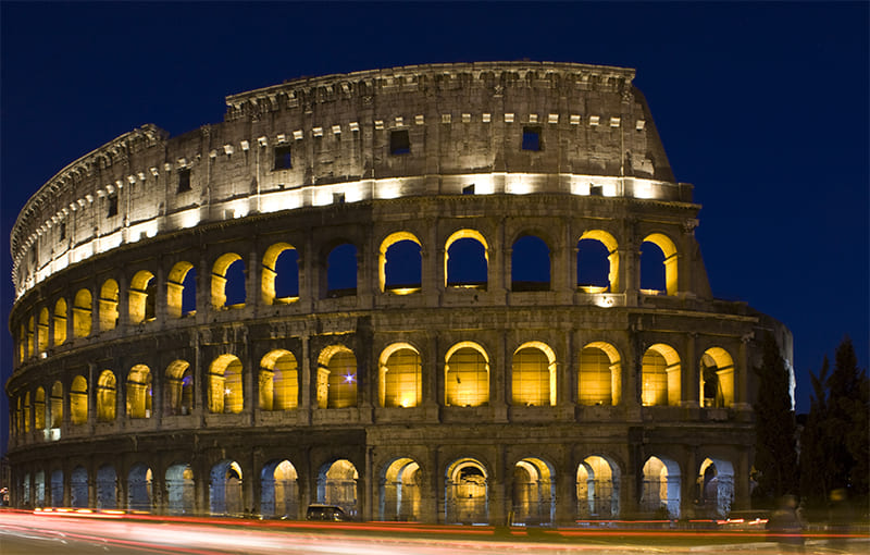 Coliseo Romano foto nocturna de este impresionante monumento a la antigua Roma